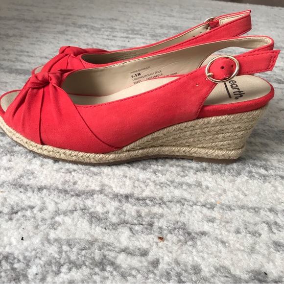 EARTH THARA BERMUDA SPICY RED BERMUDA SIZE 6 1/2. NEW WITHOUT TAGS - Picture 3 of 10